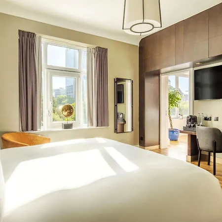 Doubletree By Hilton Brussels Hotel 4*